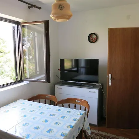 Ferienwohnung Auf Der Kroatischen Insel Malinska Mit Blick Aufs Meer 波拉特