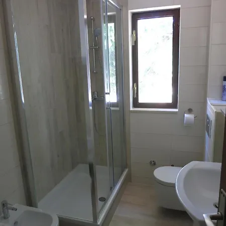 Ferienwohnung Auf Der Kroatischen Insel Malinska Mit Blick Aufs Meer Apartman *