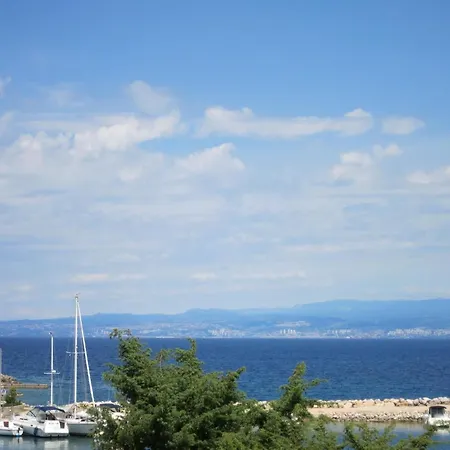 Ferienwohnung Auf Der Kroatischen Insel Malinska Mit Blick Aufs Meer Apartman Porat