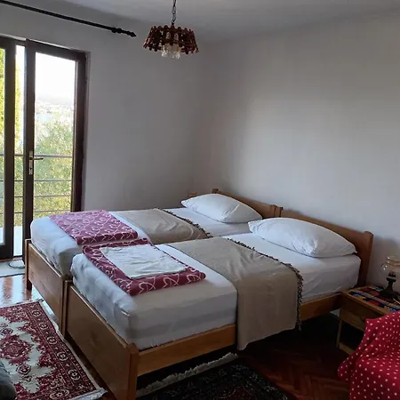 Ferienwohnung Auf Der Kroatischen Insel Malinska Mit Blick Aufs Meer